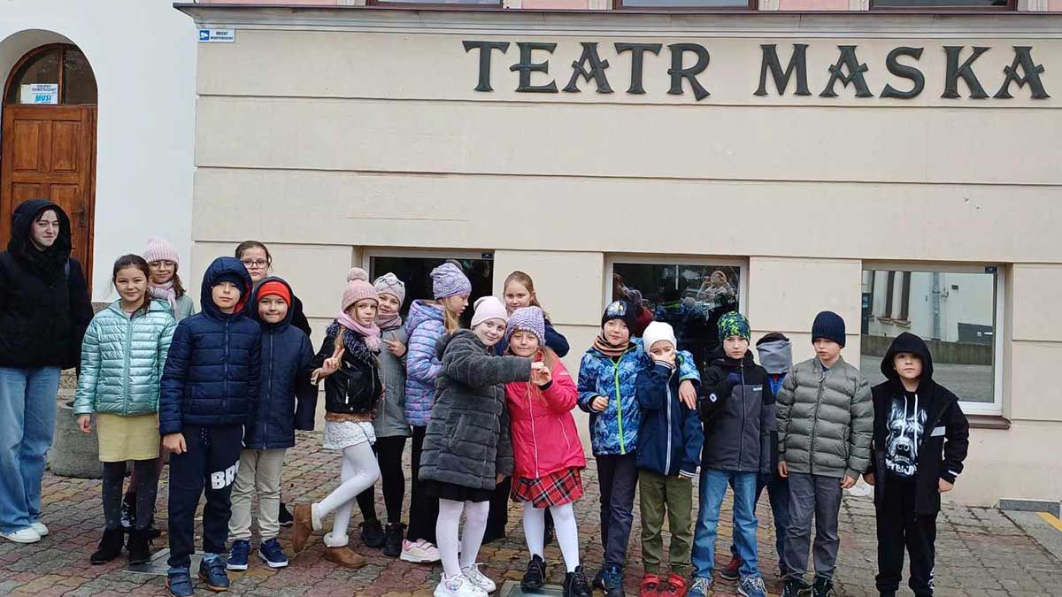 Wizyta klas I i III w Teatrze Maska – współczesna wersja „Pinokia”